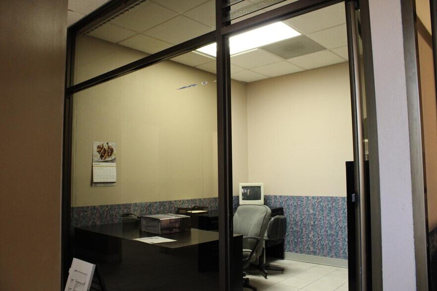 More Photos Of 11020 Argal Ct, El Paso Warehouse For Sale