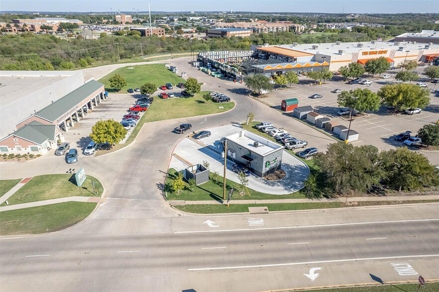 More Photos Of 330 NW John Jones Dr, Burleson Fast Food For Lease