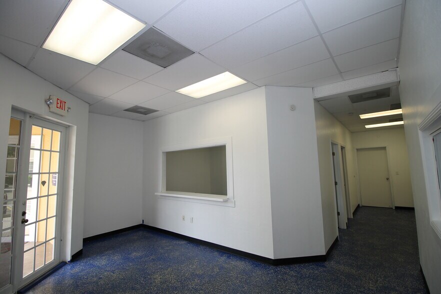 More Photos Of 6350 Techster Blvd, Fort Myers Research And Development For Lease