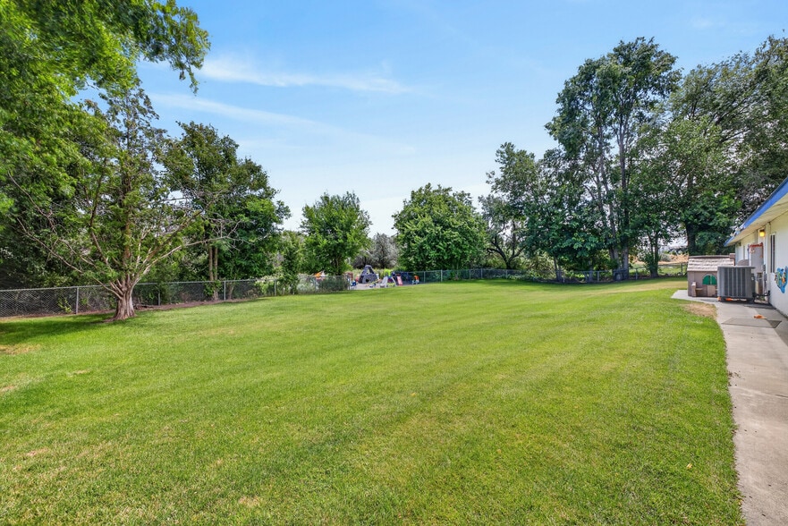 More Photos Of 1706 Bronco Ln, Richland Daycare Center For Sale