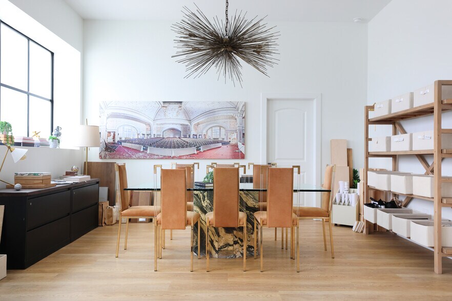 More Photos Of 2733 N Pulaski Rd, Chicago Flex For Sale