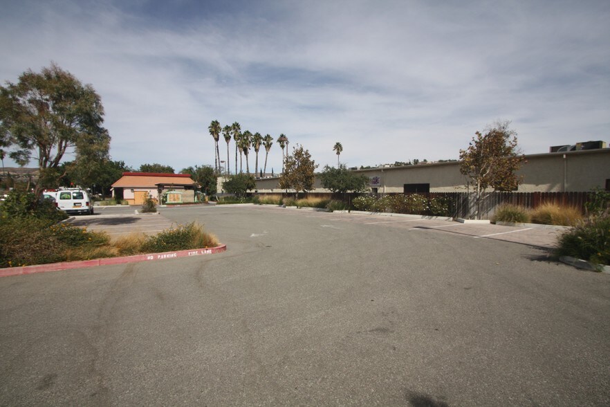 More Photos Of 19034-19042 Soledad Canyon Rd, Santa Clarita Medical For Lease