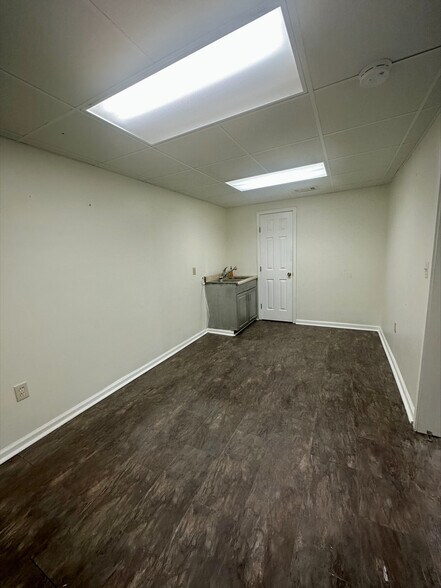 More Photos Of 4002 Laviosier St, Chalmette Warehouse For Lease