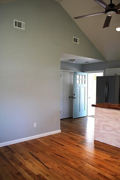 More Photos Of 306 N Live Oak Dr, Moncks Corner Flex For Sale