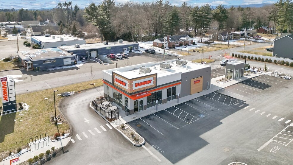 More Photos Of 212 Southampton Rd, Westfield Freestanding For Lease