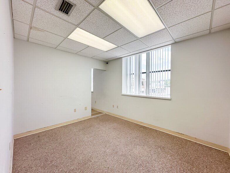 More Photos Of 103 S Florida Ave, Lakeland Office For Lease