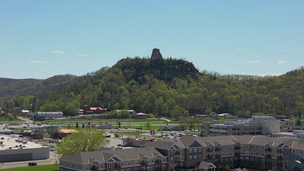 Primary Photo Of 1035 Frontenac Dr, Winona Storefront For Sale