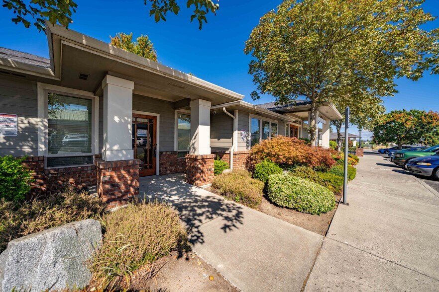 More Photos Of 2436 W Main St, Medford Office For Sale