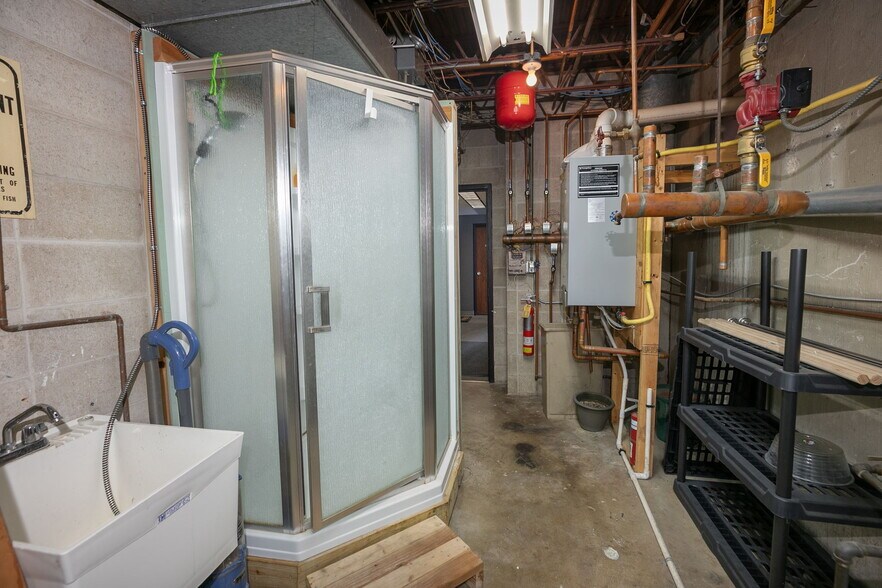 More Photos Of 307 E Center St, Rochester Office For Sale