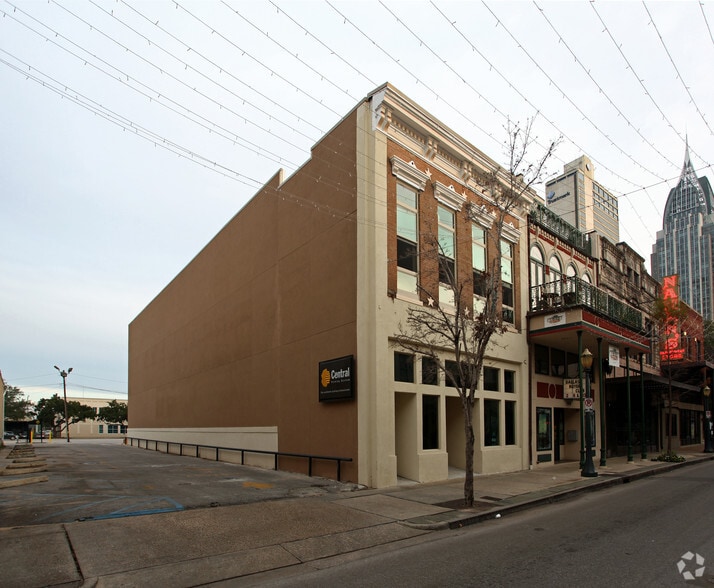 More Photos Of 210 Dauphin St, Mobile Storefront Retail Office For Lease