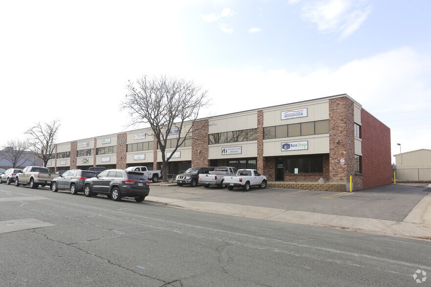 More Photos Of 6801 S Emporia St, Englewood Light Distribution For Lease