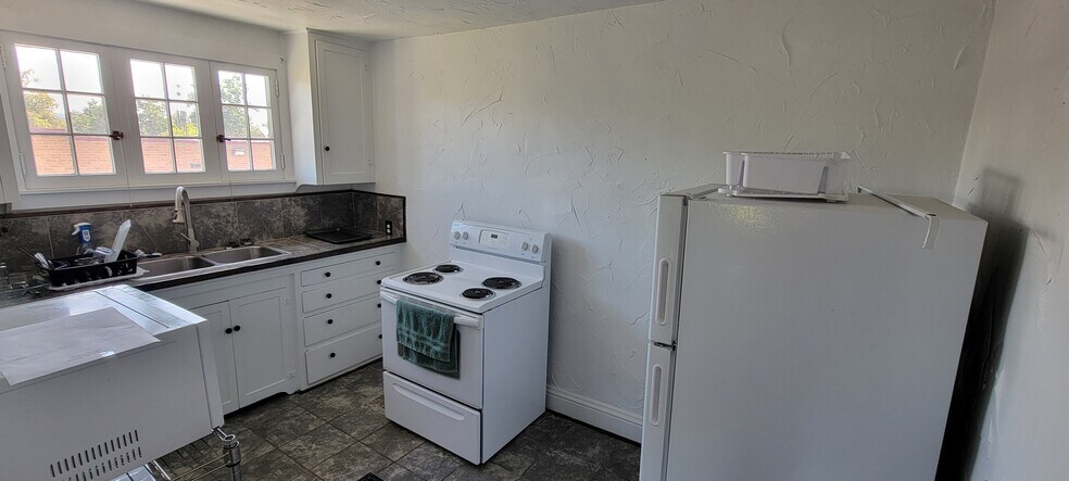 More Photos Of 902 Greenwood Ave, Canon City Apartments For Sale