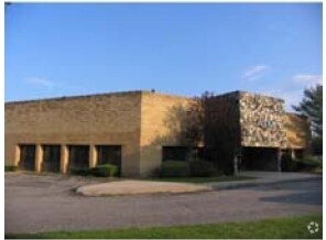 More Photos Of 25 Austin Blvd, Commack Warehouse For Lease