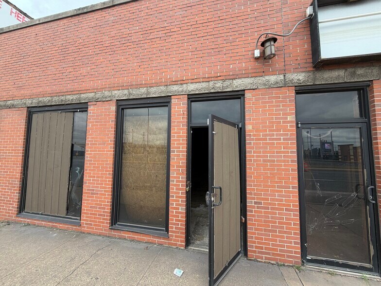 More Photos Of 529-535 E 5th Ave, Gary Restaurant For Lease