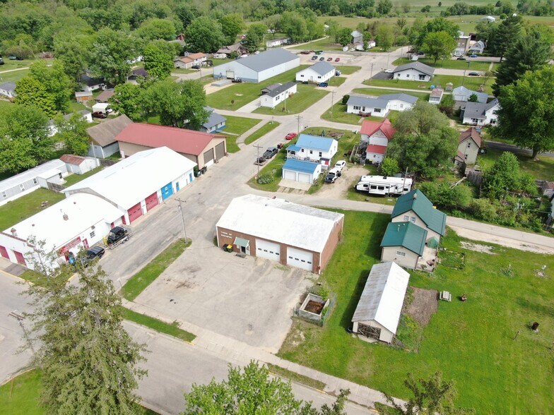 More Photos Of 120 W Charles St, Readstown Warehouse For Sale