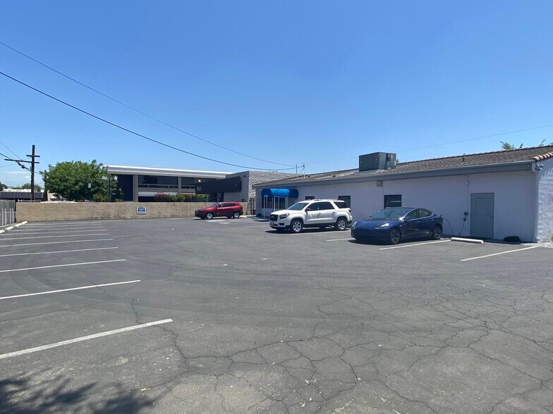 More Photos Of 610 W Main St, Visalia Office For Lease