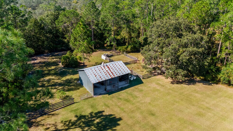 More Photos Of 10215 Gopher Rd, Howey In The Hills Specialty For Lease