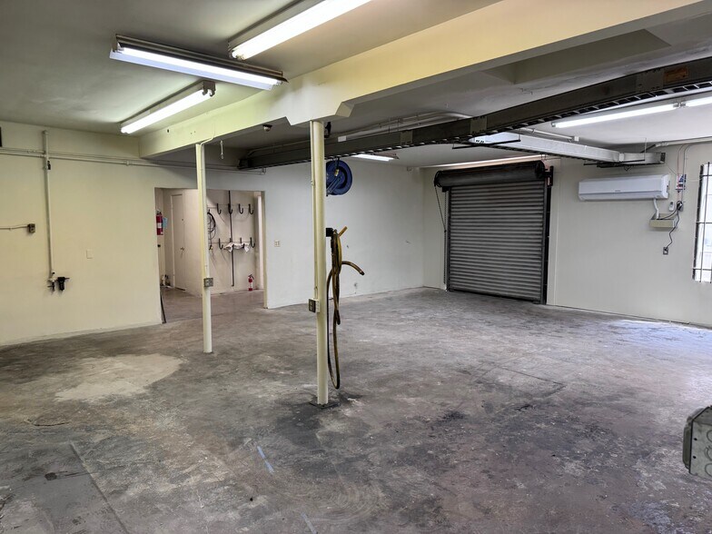 More Photos Of 14203 Bessemer St, Van Nuys Warehouse For Sale