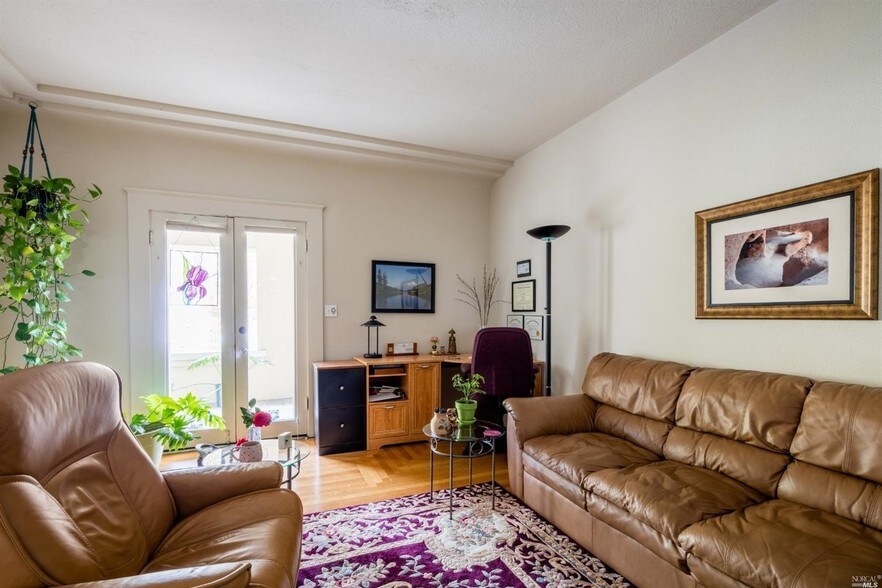 More Photos Of 825 College Ave, Santa Rosa Medical For Sale