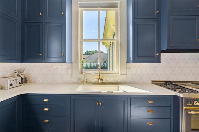 More Photos Of 220 Saint Lawrence Ave, Janesville Storefront Retail Residential For Sale