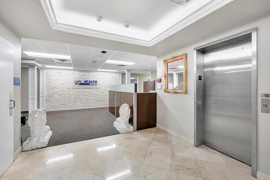 More Photos Of 5300 N Federal Hwy, Fort Lauderdale Office For Sale