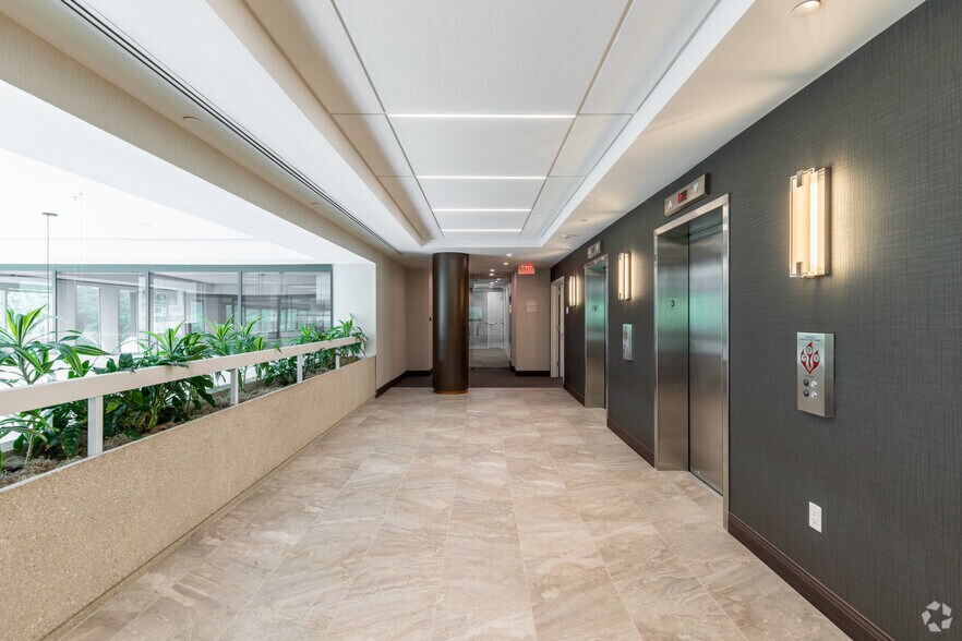 More Photos Of 565 Taxter Rd, Elmsford Office For Lease