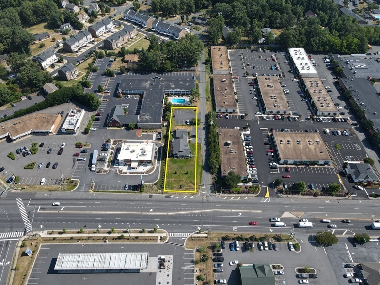 More Photos Of 1000 Oakwood St, Fredericksburg Office For Lease