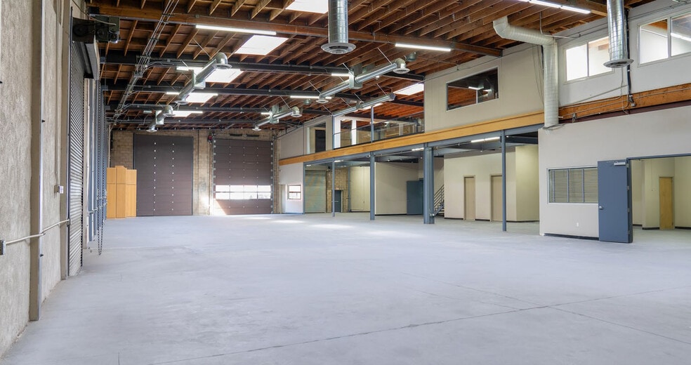 More Photos Of 1900 E 7th Pl, Los Angeles Industrial For Sale