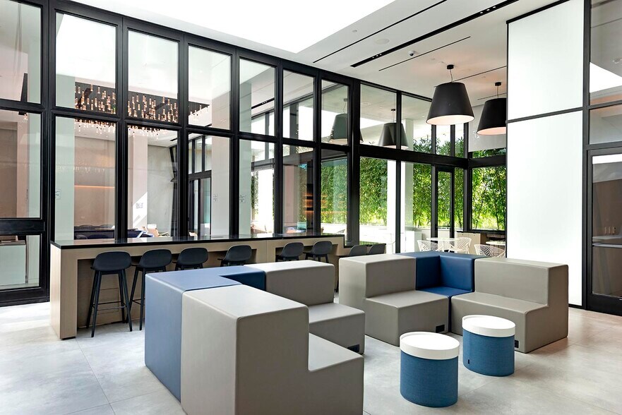 More Photos Of 1925 Century Park E, Los Angeles Office For Lease