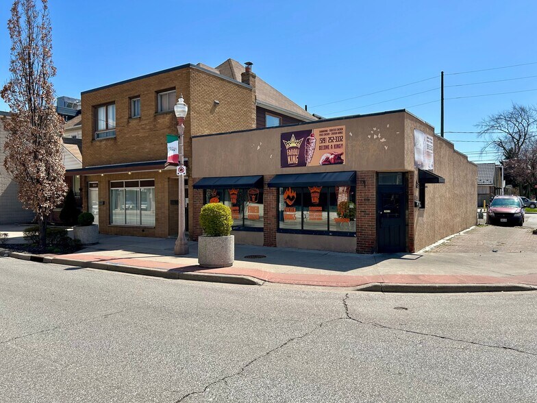More Photos Of 851 E Erie St, Windsor Restaurant For Sale