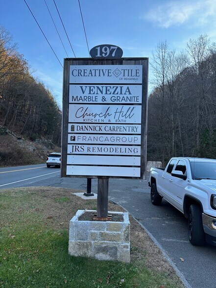 More Photos Of 197 Ethan Allen Hwy, Redding Storefront Retail Office For Lease