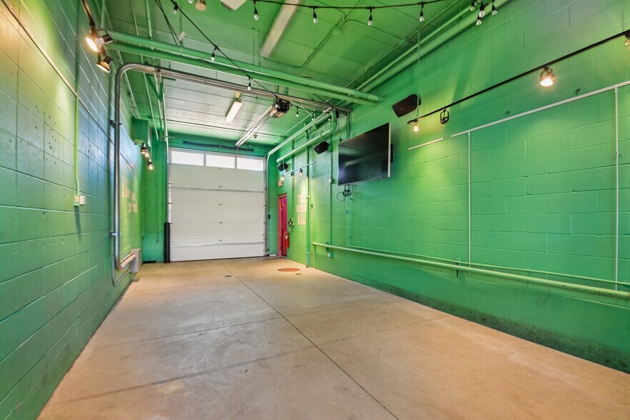 More Photos Of 2501 & 2519 Marshall St NE, Minneapolis Restaurant For Lease