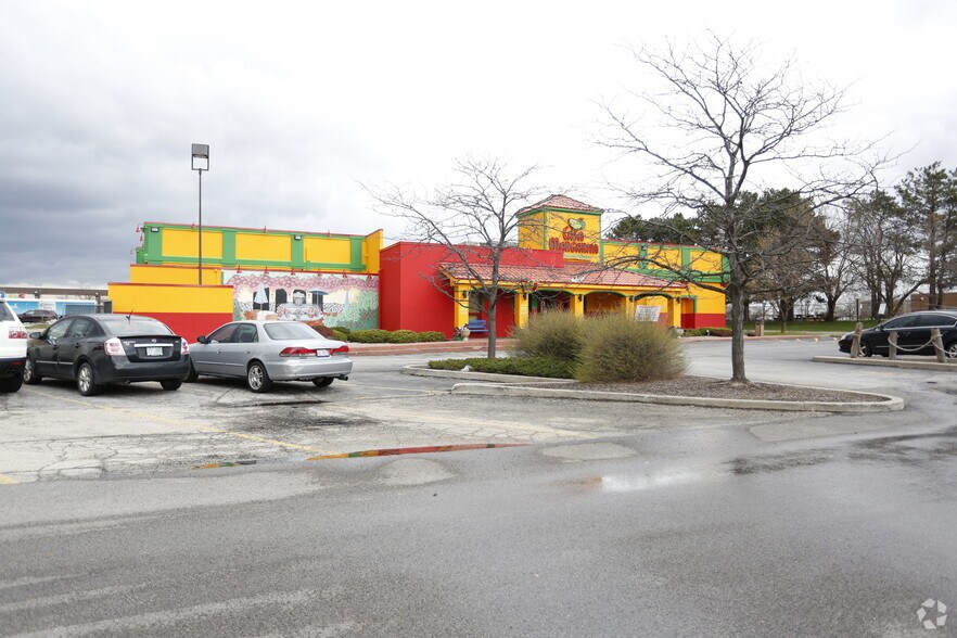 More Photos Of 9549 W 151st St, Orland Park Restaurant For Sale