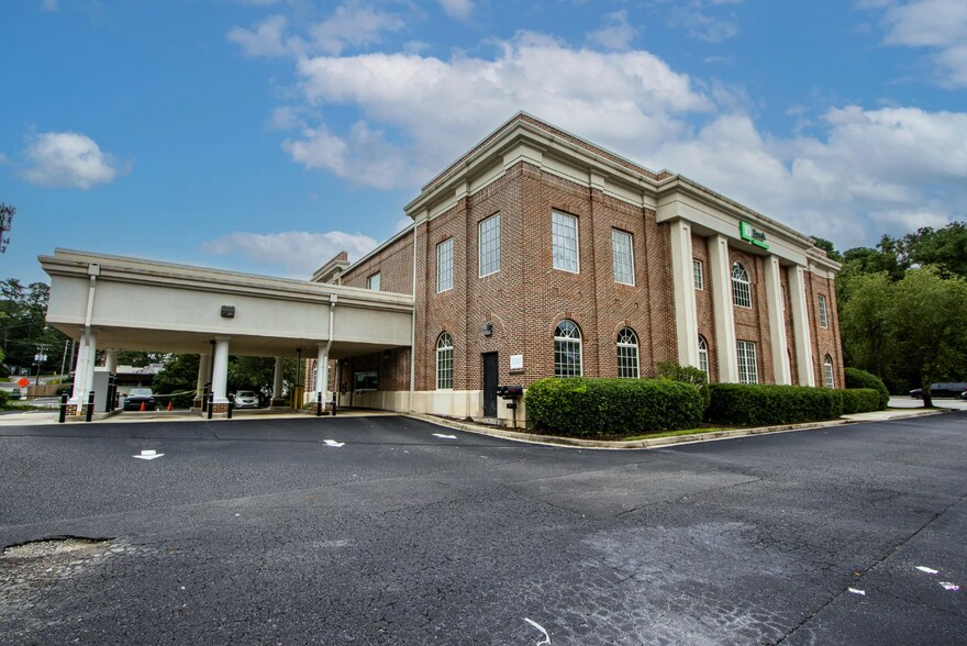 More Photos Of 4875 Forest Dr, Columbia Bank For Lease