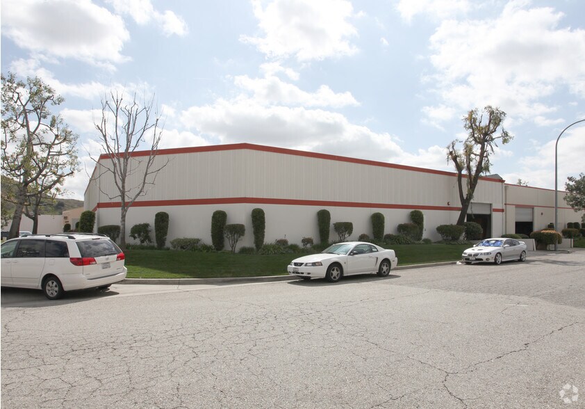 More Photos Of 141 Mercury Cir, Pomona Warehouse For Lease