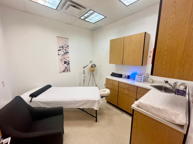 More Photos Of 2500 Marcus Ave, Lake Success Service For Lease