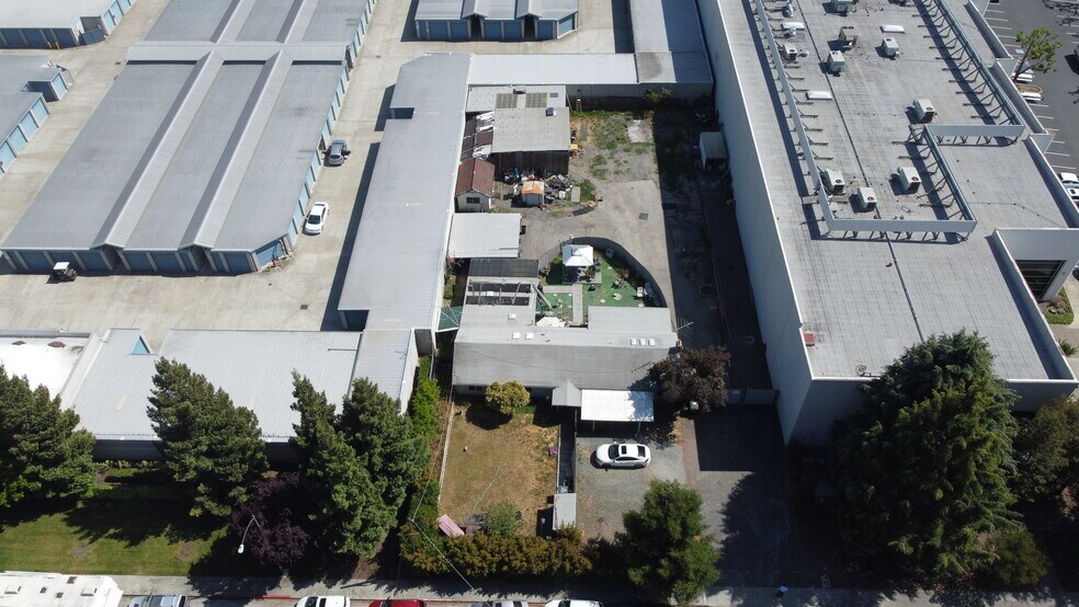 More Photos Of 2479 Leghorn St, Mountain View Warehouse For Sale