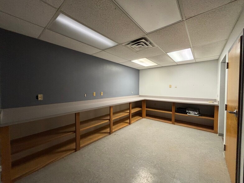 More Photos Of 1213 N Us-127-br, Saint Johns Office For Sale