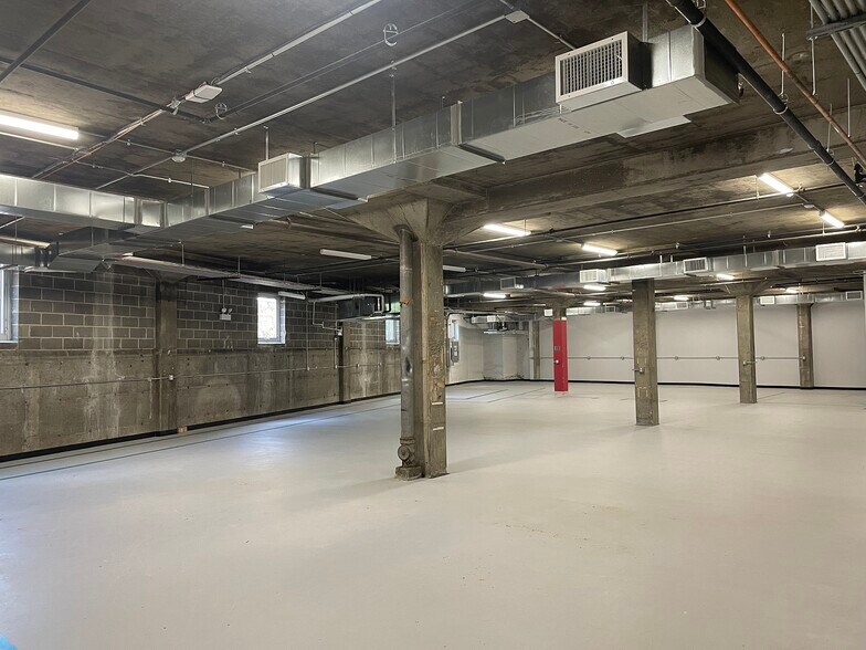 More Photos Of 4713 N Lamon Ave, Chicago Warehouse For Lease