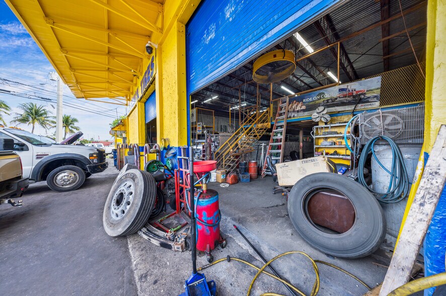 More Photos Of 9630 NW South River Dr, Medley Industrial For Lease