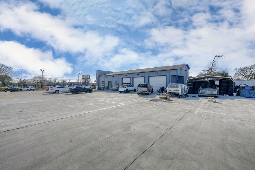 More Photos Of 2661 Walnut Hill Ln, Dallas Auto Dealership For Sale