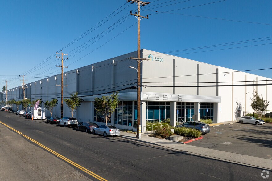 More Photos Of 22290 Hathaway Ave, Hayward Warehouse For Lease