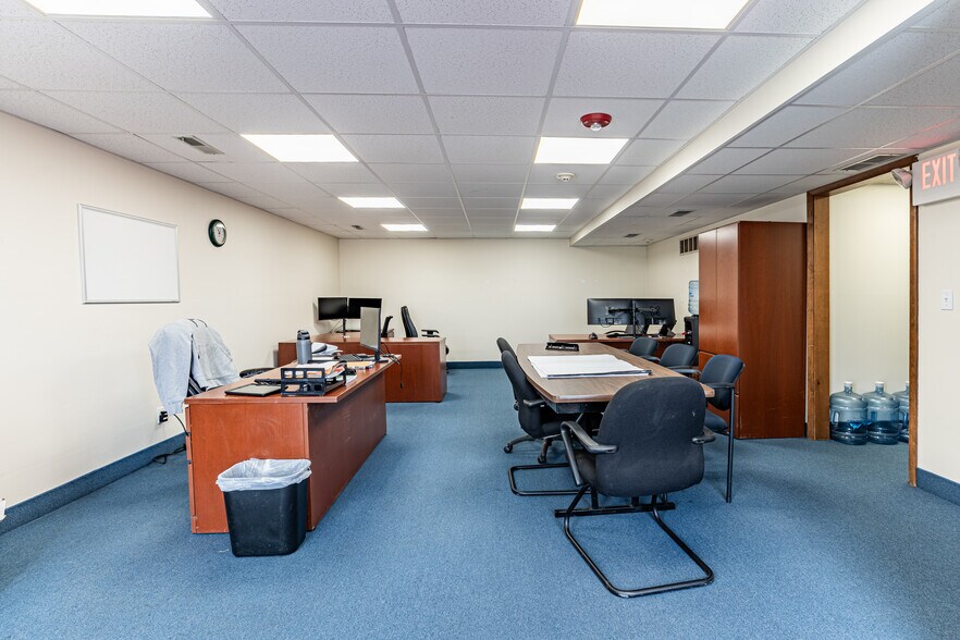 More Photos Of 55 Jefferson Blvd, Warwick Office For Sale