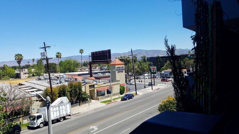 More Photos Of 11426 Ventura Blvd, Studio City Loft Creative Space For Lease