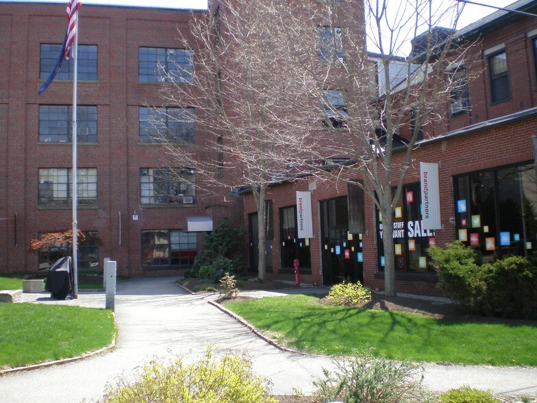 More Photos Of 73 Pickering Rd, Rochester Coworking Space