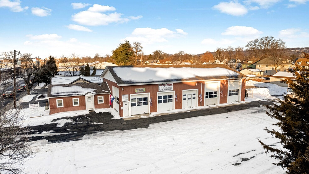 Primary Photo Of 141 Lincoln Blvd, Middlesex Auto Repair For Sale