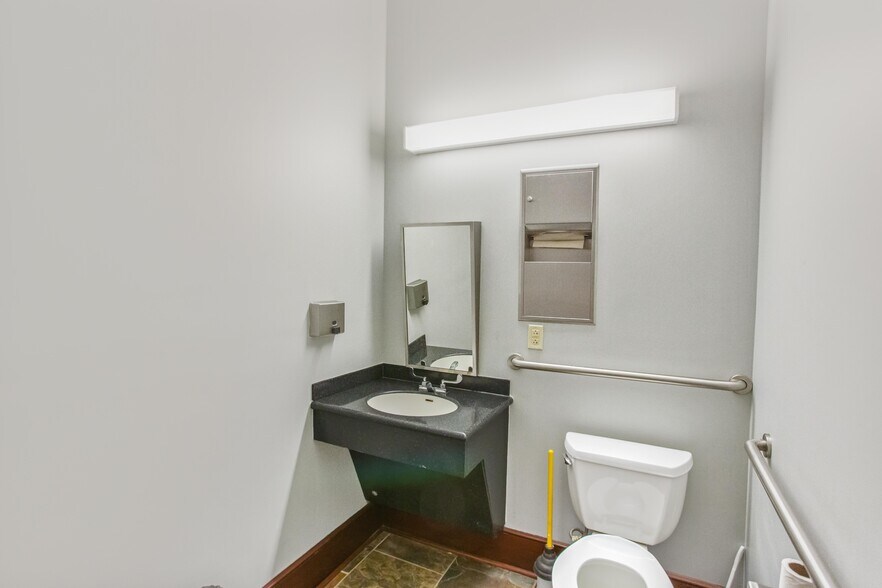 More Photos Of 141 E Mack Bayou Loop, Santa Rosa Beach Medical For Lease