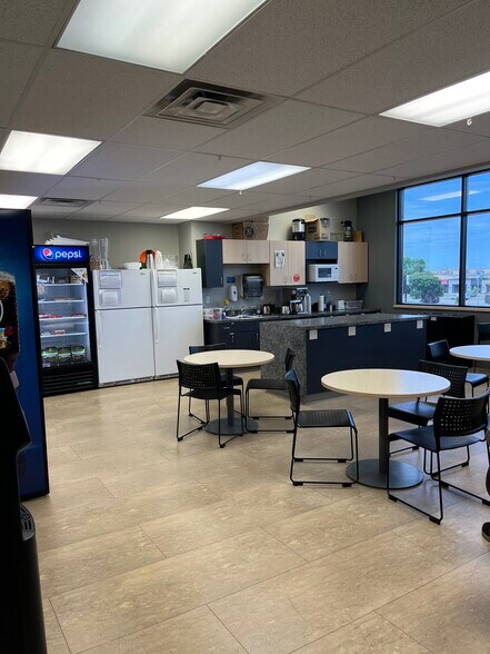 More Photos Of 3202 13th Ave S, Fargo Storefront For Lease