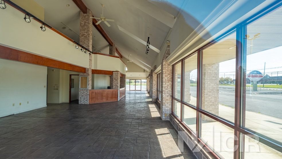 More Photos Of 4005 Philadelphia Ave, Chambersburg Freestanding For Lease