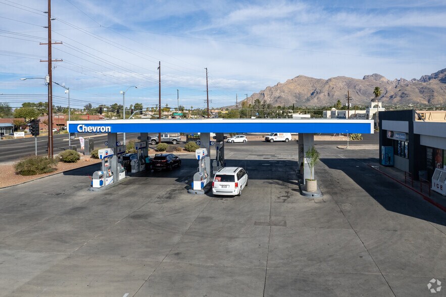 More Photos Of 5960 N Oracle Rd, Tucson Convenience Store For Sale